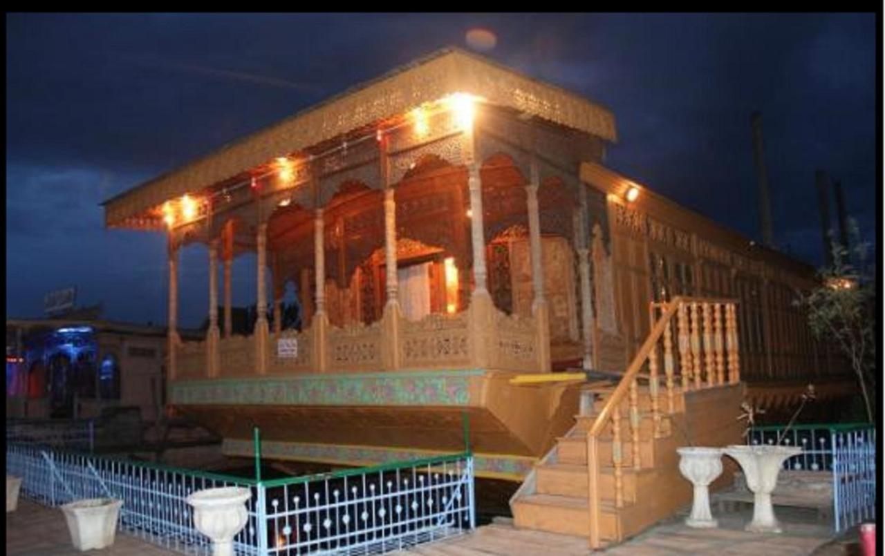 De Laila House Boat By Sterling Ξενοδοχείο Σριναγκάρ Εξωτερικό φωτογραφία