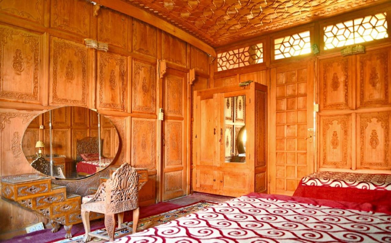 De Laila House Boat By Sterling Ξενοδοχείο Σριναγκάρ Εξωτερικό φωτογραφία