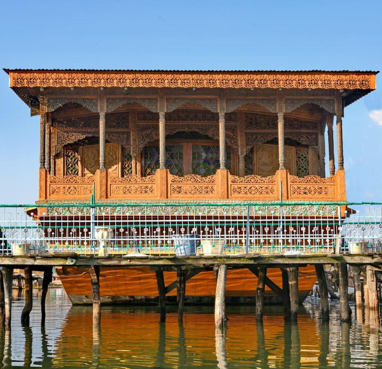 De Laila House Boat By Sterling Ξενοδοχείο Σριναγκάρ Εξωτερικό φωτογραφία